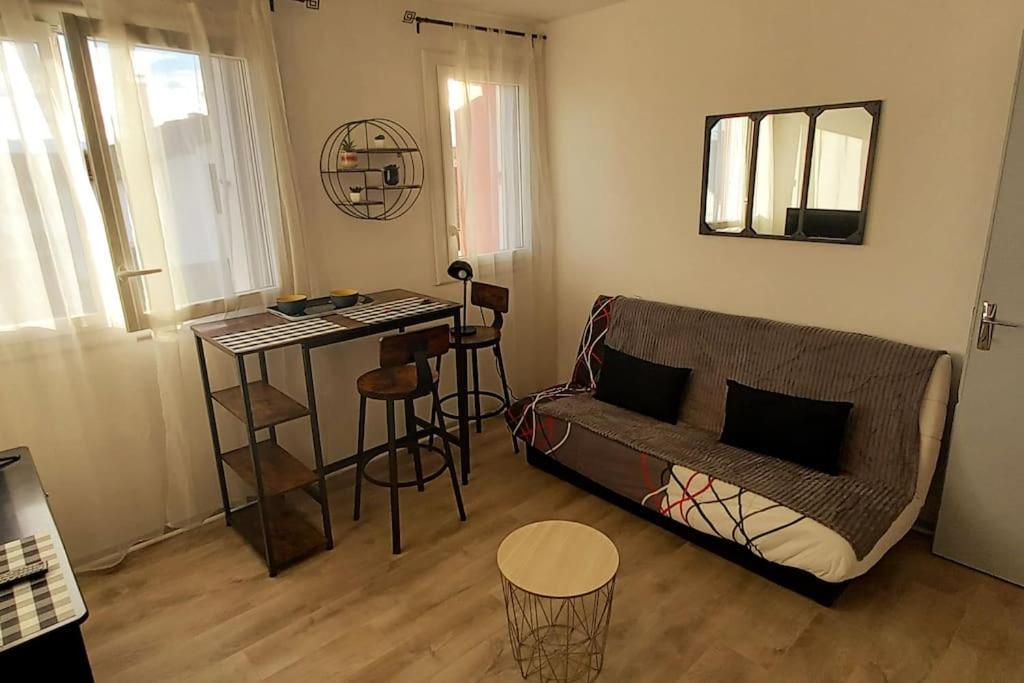 Apartamento Petit Cocon Tarbais -Wifi-Parking Tarbes Exterior foto